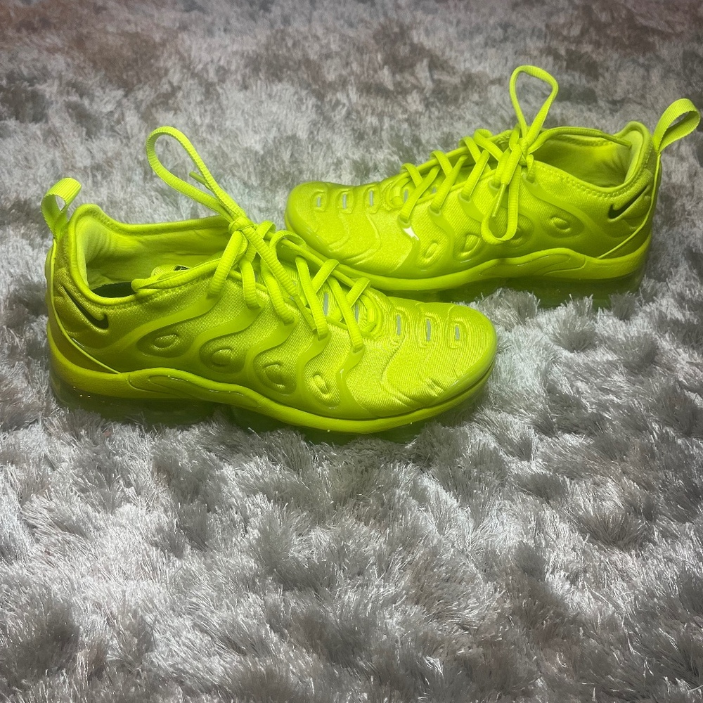 Nike Vapormax Plus lime green, women’s 7.5